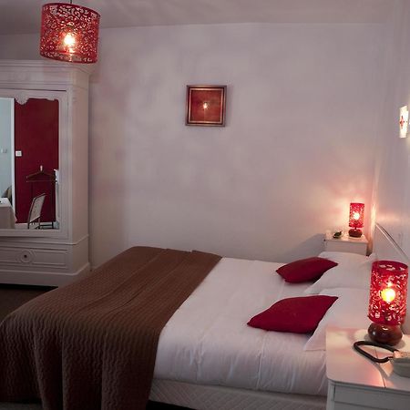 Logis Hotel Le Chrismas Chateaulin Bagian luar foto