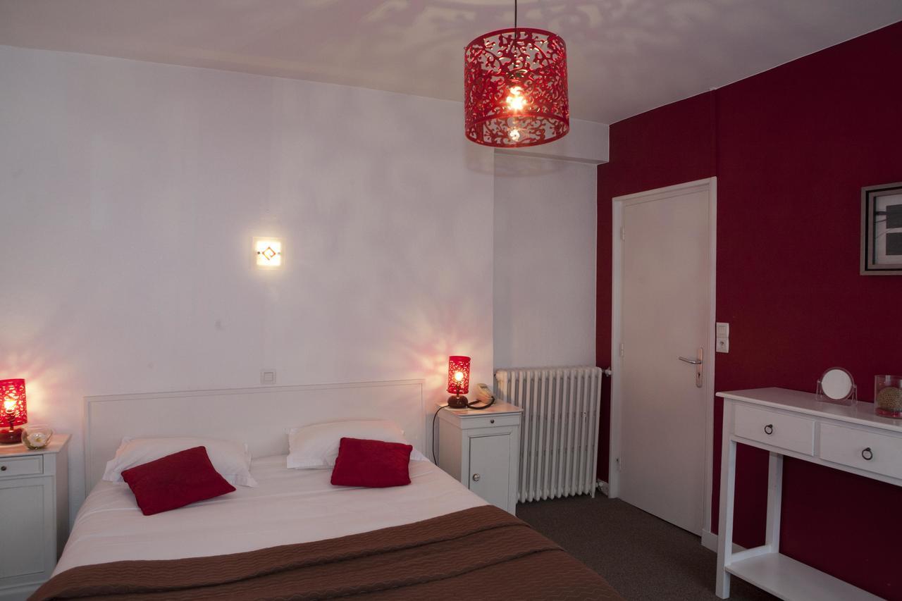 Logis Hotel Le Chrismas Chateaulin Bagian luar foto