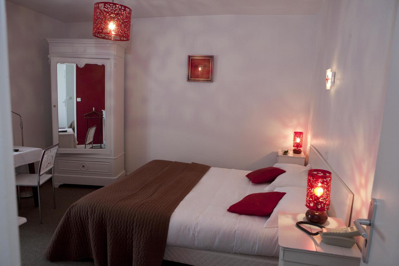 Logis Hotel Le Chrismas Chateaulin Bagian luar foto